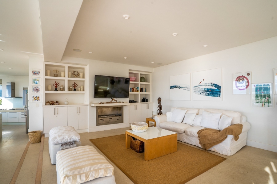 7 Bedroom Property for Sale in Lookout Beach Western Cape